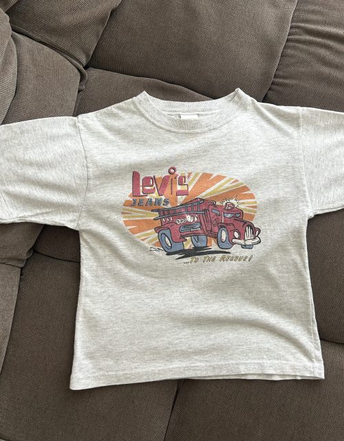 Levis crewneck shirt